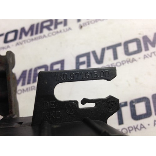 Кронштейн проводки Skoda Octavia A5 Combi 2004-2013 1K0971615DD
